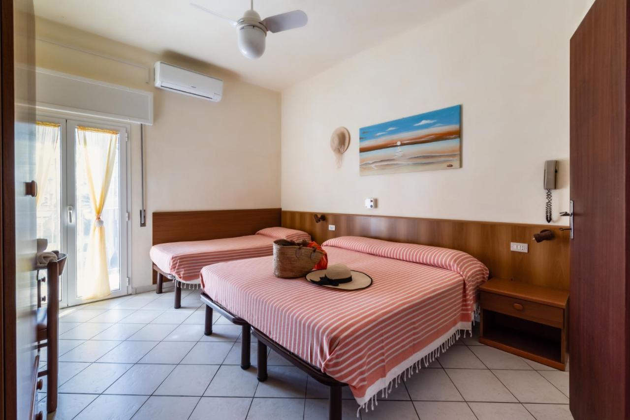 Albergo Rosa & Cosetta Casal Borsetti Ngoại thất bức ảnh
