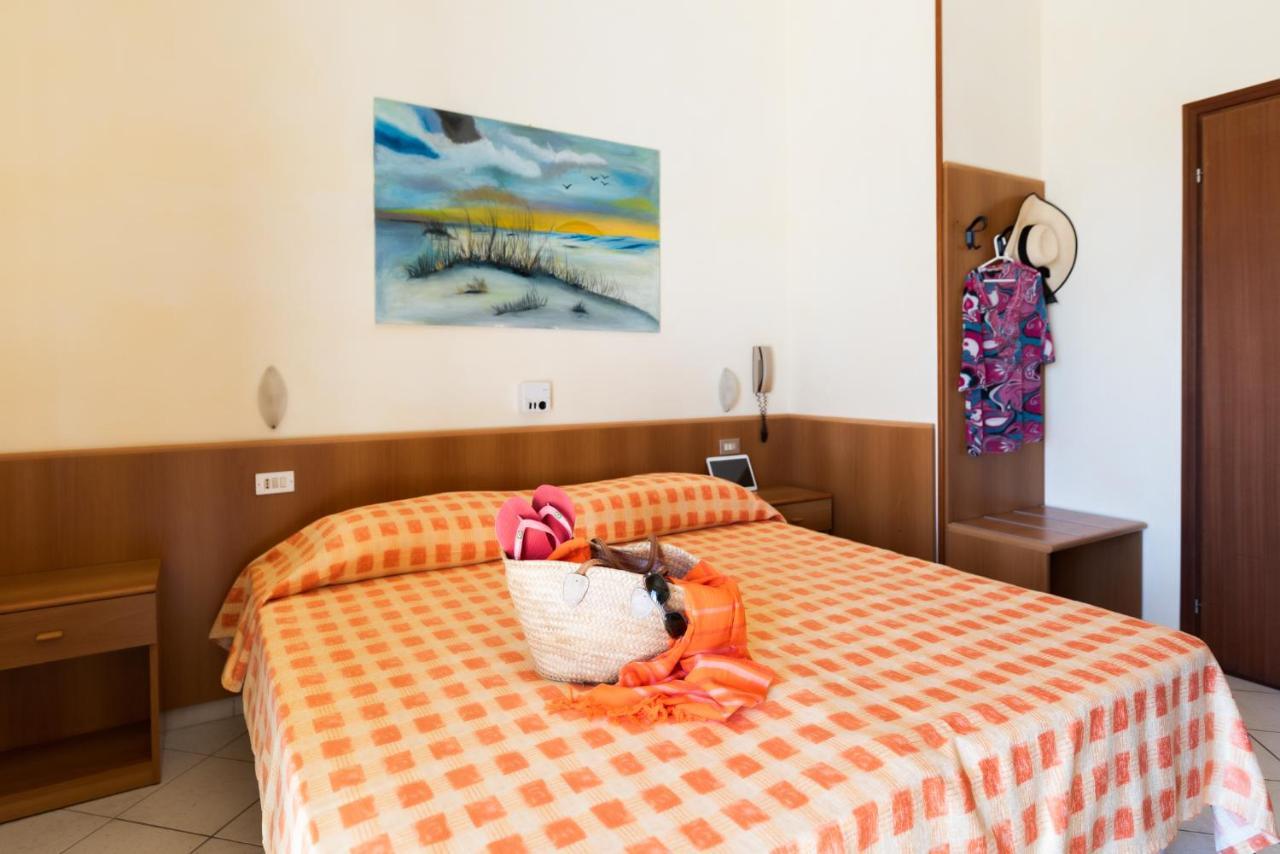 Albergo Rosa & Cosetta Casal Borsetti Ngoại thất bức ảnh