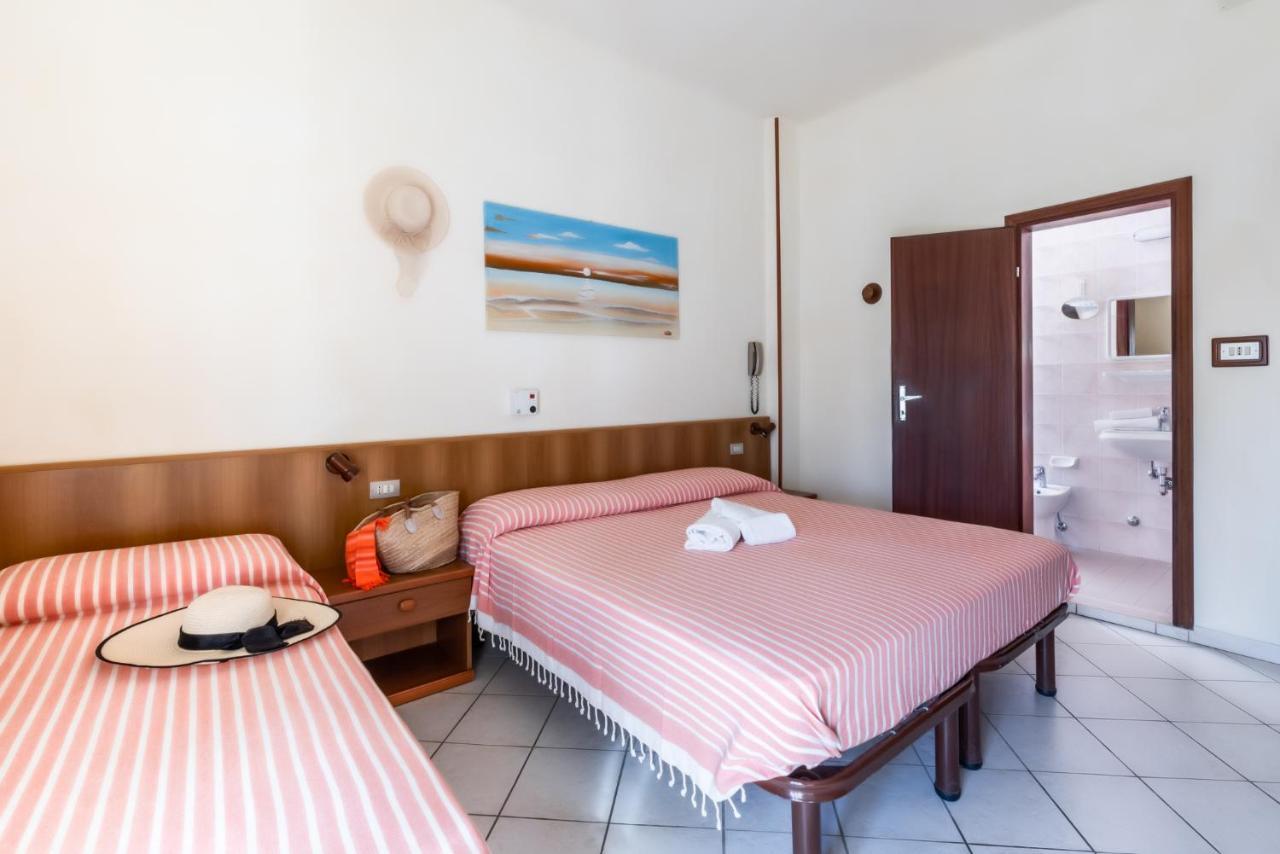 Albergo Rosa & Cosetta Casal Borsetti Ngoại thất bức ảnh