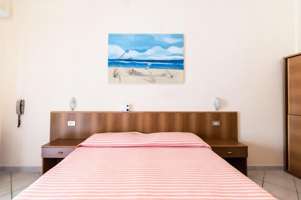 Albergo Rosa & Cosetta Casal Borsetti Ngoại thất bức ảnh
